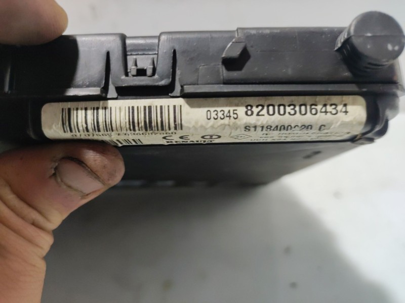 Recambio de modulo electronico para renault megane scenic rxe 1.6 16v referencia OEM IAM  8200306434 S118400220C