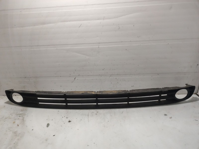 Recambio de rejilla delantera para renault megane scenic rxe 1.6 16v referencia OEM IAM 8200140331  