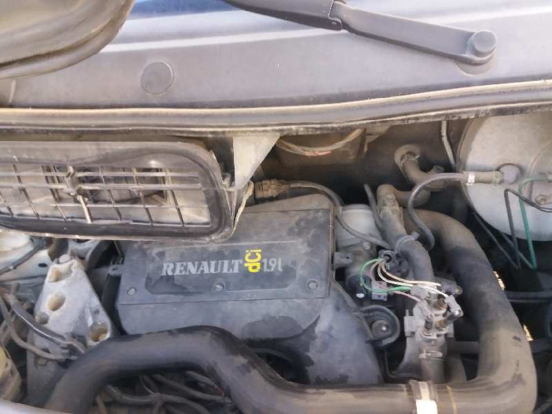 renault trafic combi (ab 4.01) 1.9 diesel   |   0.01 - ... | 2001 | 101 cv / 74 kw del año 2001
