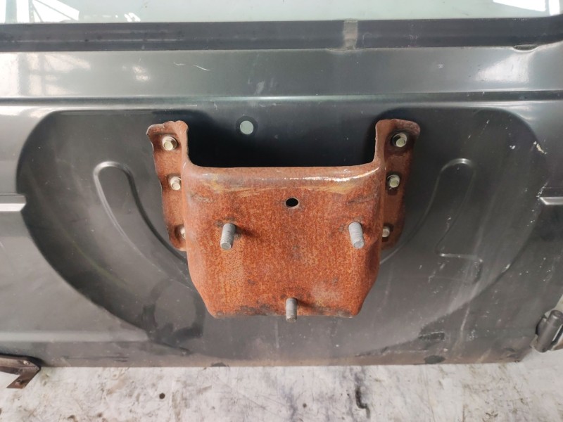 Recambio de soporte rueda repuesto para mitsubishi galloper (hyundai) 2.5 turbodiesel referencia OEM IAM MB931053  