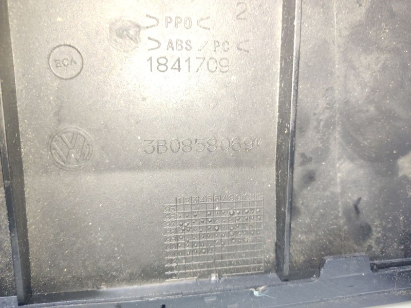 Recambio de moldura para volkswagen passat b5.5 variant (3b6) 1.9 tdi referencia OEM IAM 3B0858069K  