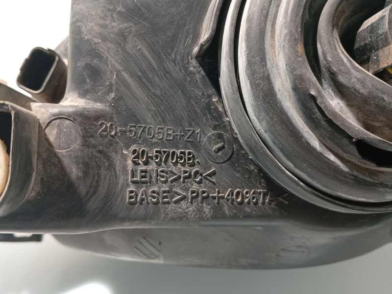 Recambio de faro derecho para peugeot 206 hatchback (2a/c) 1.4 i referencia OEM IAM 6205S7  