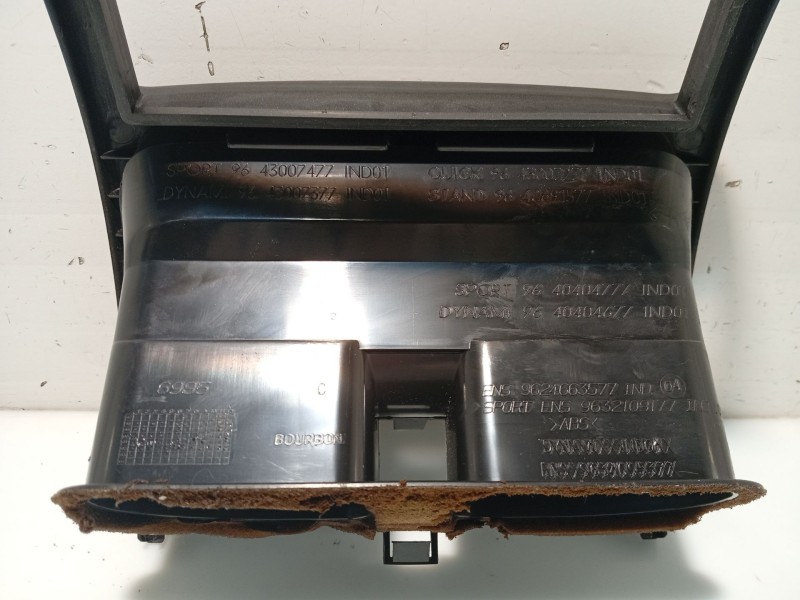 Recambio de moldura para peugeot 206 hatchback (2a/c) 1.4 i referencia OEM IAM   