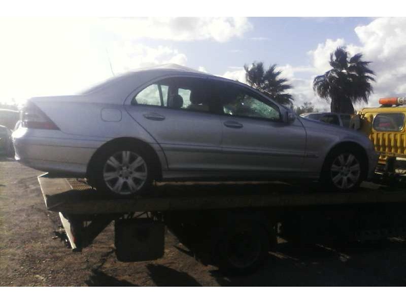 mercedes clase c (w203) berlina 200 cdi sport edition (la) (203.007)   |   02.05 - 12.06 | 2005 - 2006 | 122 cv / 90 kw del año 