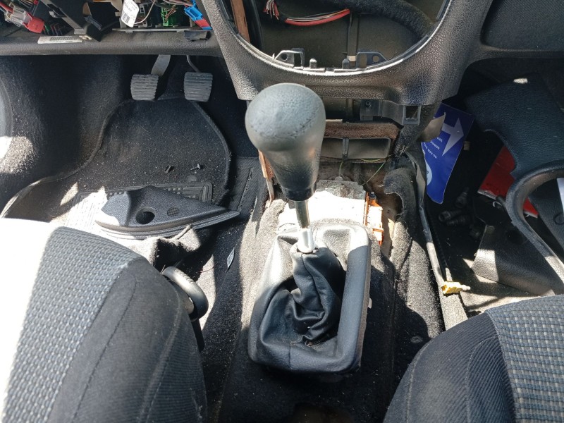 Recambio de palanca cambio para peugeot 206 hatchback (2a/c) 1.4 i referencia OEM IAM 2400H3  