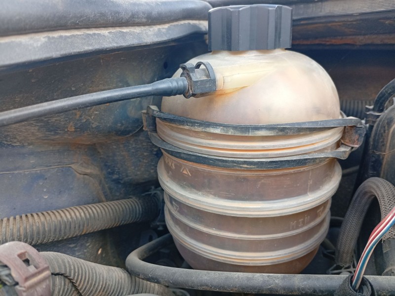 Recambio de deposito expansion para peugeot 206 hatchback (2a/c) 1.4 i referencia OEM IAM 132311  