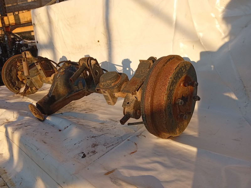 Recambio de puente trasero para nissan terrano (wd21) referencia OEM IAM 381640X800  