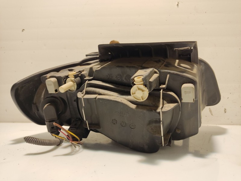 Recambio de faro izquierdo para seat ibiza ii (6k1) 1.9 tdi referencia OEM IAM 6K1941043A  