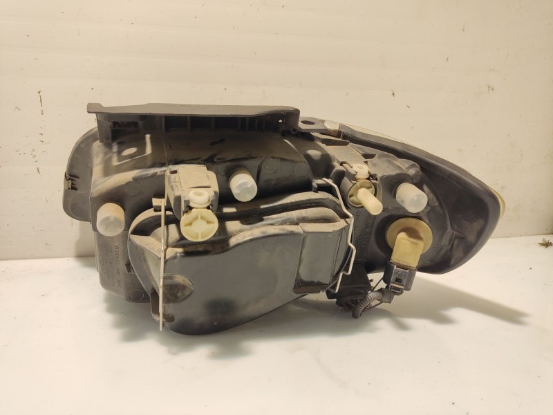 Recambio de faro derecho para seat ibiza ii (6k1) 1.9 tdi referencia OEM IAM 6K1941044A  