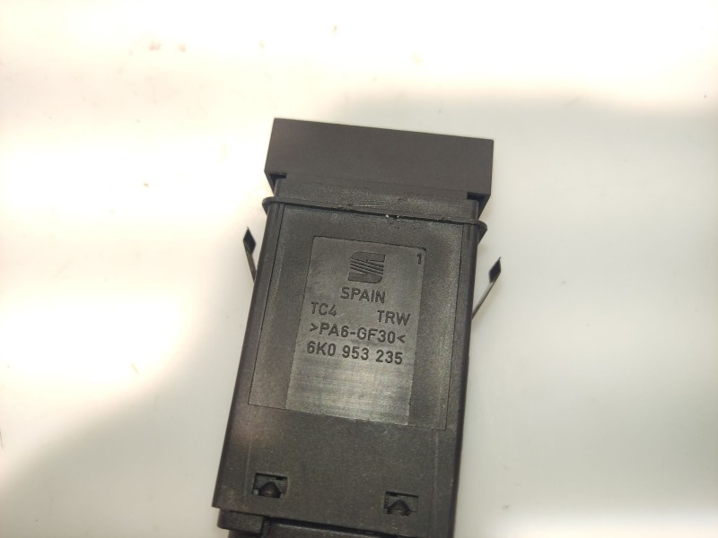 Recambio de warning para seat ibiza ii (6k1) 1.9 tdi referencia OEM IAM 6K0953235  