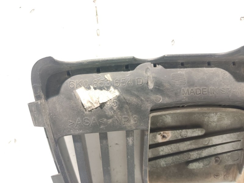 Recambio de rejilla delantera para seat ibiza ii (6k1) 1.9 tdi referencia OEM IAM 6K0853654D  