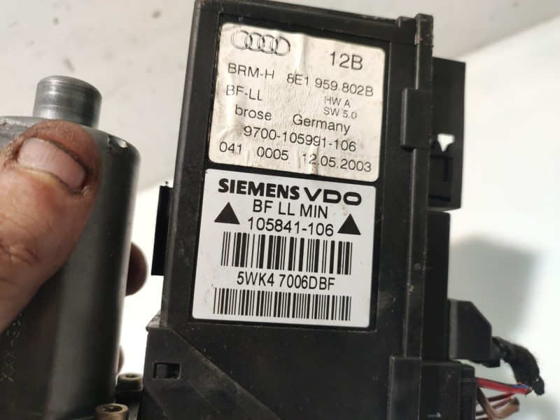 Recambio de motor elevalunas delantero derecho para audi a4 berlina (8e) referencia OEM IAM   