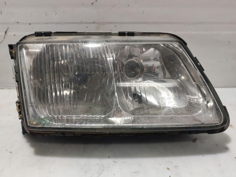 Recambio de faro derecho para audi a3 (8l) 1.9 tdi attraction referencia OEM IAM 8L0941030  