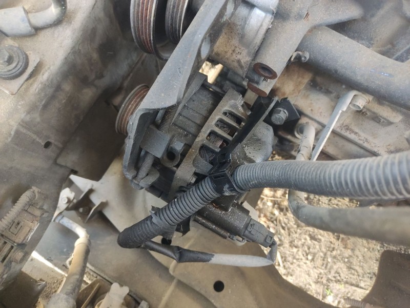 Recambio de alternador para hyundai tucson (jm) 2.0 referencia OEM IAM 3730022650  