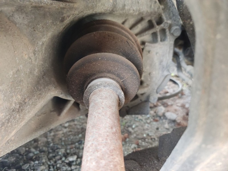 Recambio de transmision delantera izquierda para hyundai tucson (jm) 2.0 referencia OEM IAM 495012E500  