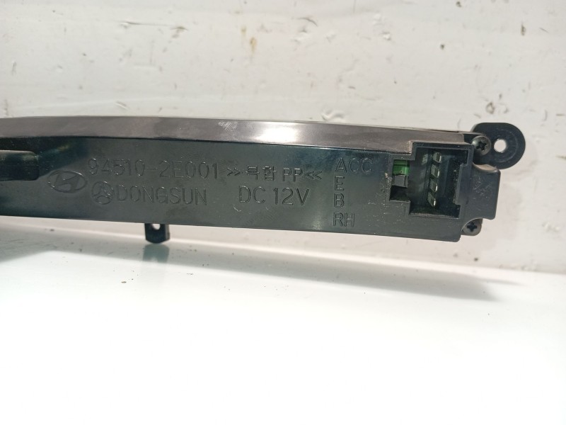 Recambio de pantalla multifuncion para hyundai tucson (jm) 2.0 referencia OEM IAM 945102E001  