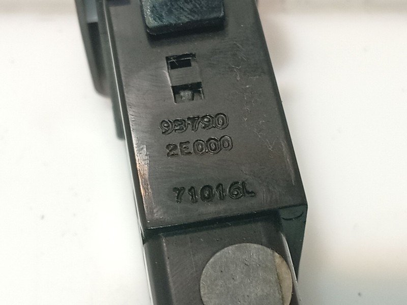 Recambio de warning para hyundai tucson (jm) 2.0 referencia OEM IAM 937902E100CA 937902E000 