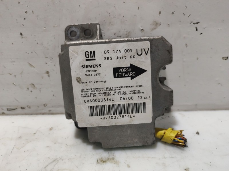Recambio de centralita airbag para opel zafira a referencia OEM IAM  09174005 5WK42877