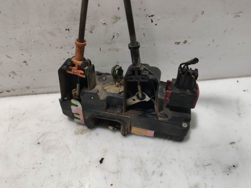 Recambio de cerradura puerta trasera derecha para opel zafira a referencia OEM IAM 5315CPTD  