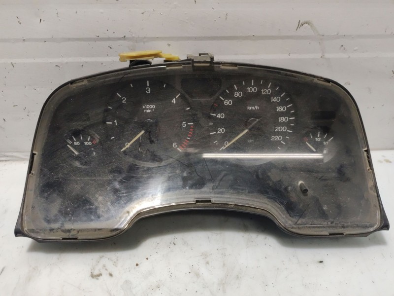 Recambio de cuadro instrumentos para opel zafira a referencia OEM IAM 1256220  