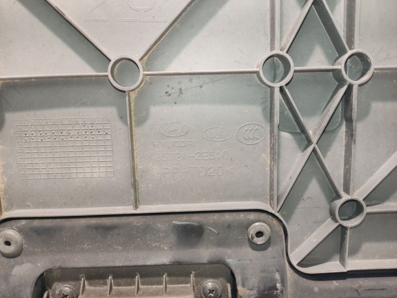 Recambio de moldura para hyundai tucson (jm) 2.0 referencia OEM IAM 857212E510  