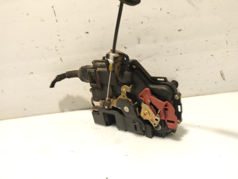 Recambio de cerradura puerta trasera derecha para audi a4 berlina (8e) referencia OEM IAM 8E0839016C  