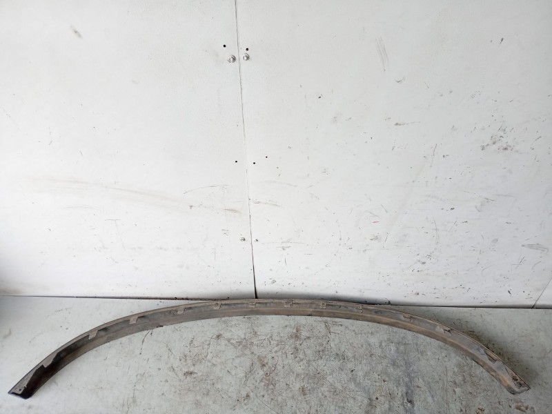 Recambio de molduras delanteras para ford fiesta v (jh_, jd_) 1.4 16v referencia OEM IAM 6S6117B769A  