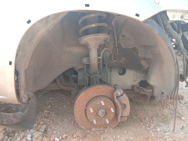 Recambio de paso de rueda delantero derecho para hyundai tucson (jm) 2.0 referencia OEM IAM 868122E000  