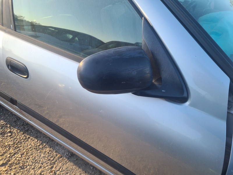 nissan almera ii hatchback (n16) del año 2001