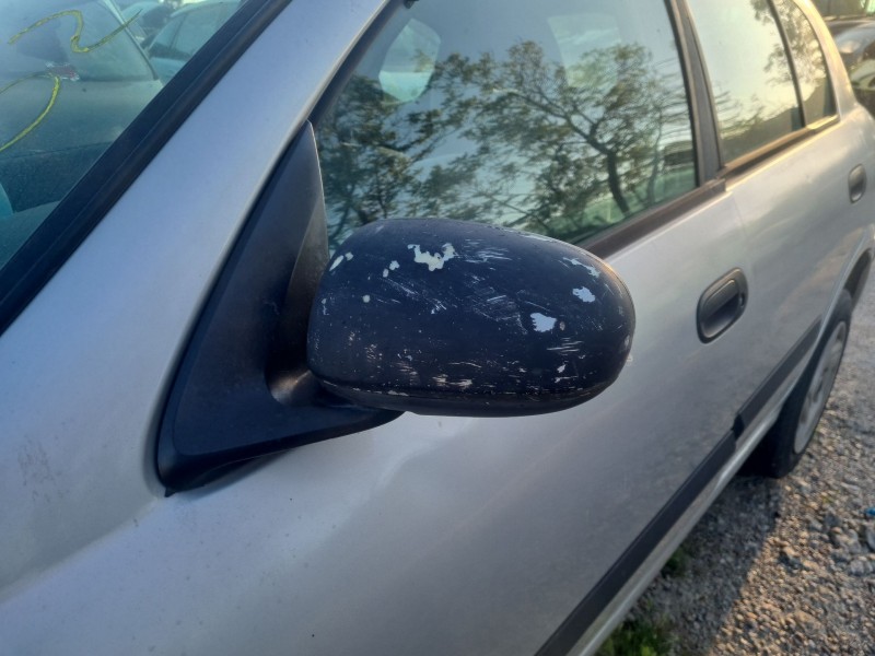 nissan almera ii hatchback (n16) del año 2001