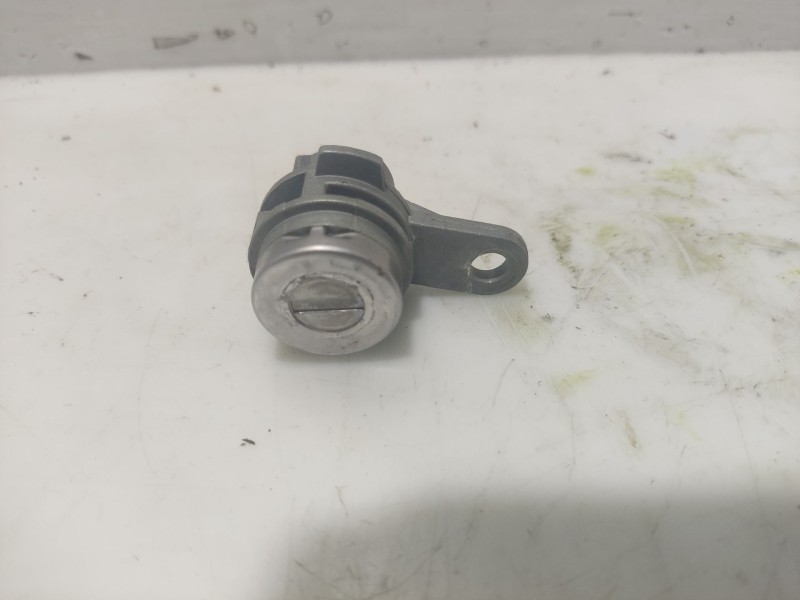 Recambio de bombin porton trasero para mitsubishi outlander (cu0w) 2.0 cat referencia OEM IAM   