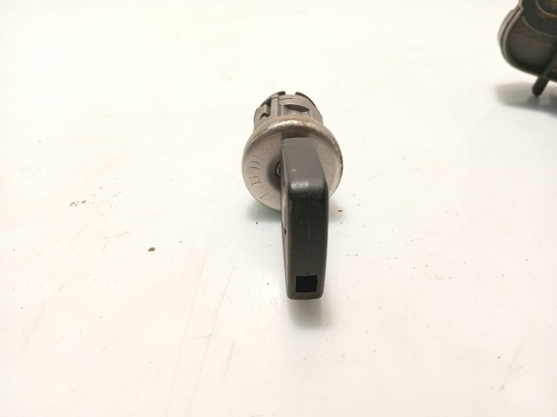 Recambio de juego bombines para ford fiesta v (jh_, jd_) 1.4 16v referencia OEM IAM   