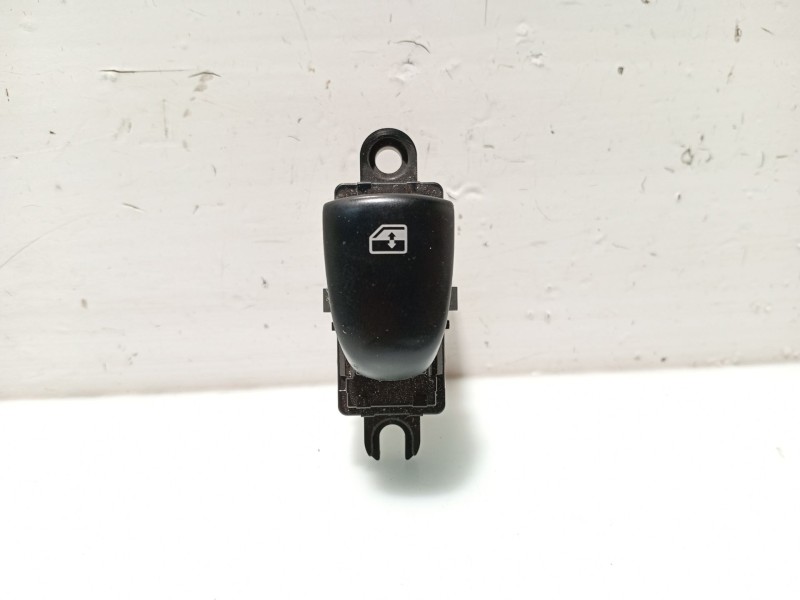 Recambio de mando elevalunas trasero derecho para renault kadjar (ha_, hl_) 1.6 dci 130 referencia OEM IAM 254119716R  