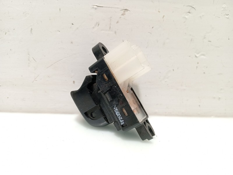 Recambio de mando elevalunas trasero derecho para renault kadjar (ha_, hl_) 1.6 dci 130 referencia OEM IAM 254119716R  