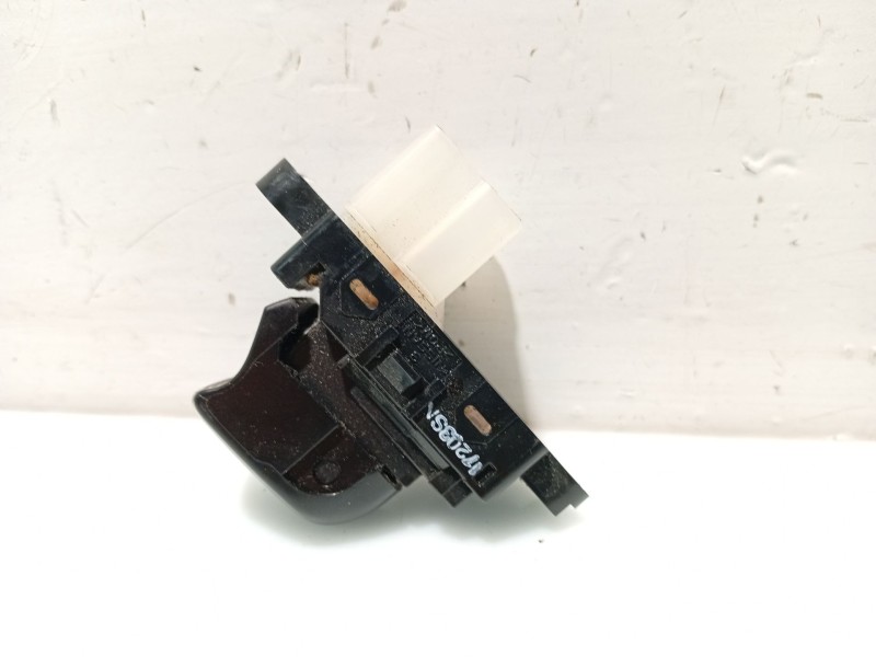 Recambio de mando elevalunas trasero izquierdo para renault kadjar (ha_, hl_) 1.6 dci 130 referencia OEM IAM 254119716R  