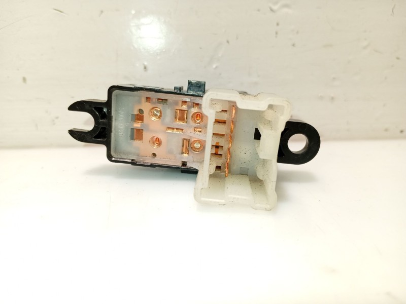 Recambio de mando elevalunas trasero izquierdo para renault kadjar (ha_, hl_) 1.6 dci 130 referencia OEM IAM 254119716R  