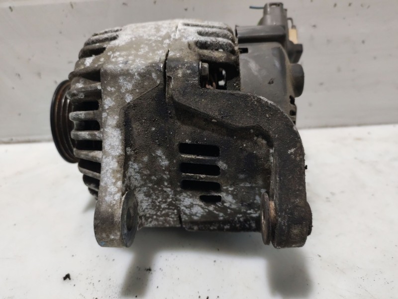 Recambio de alternador para nissan micra (k12e) referencia OEM IAM 23100AX600  