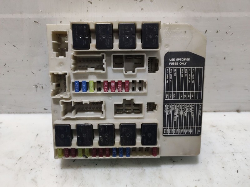 Recambio de caja reles / fusibles para nissan micra (k12e) referencia OEM IAM 24382AX001  