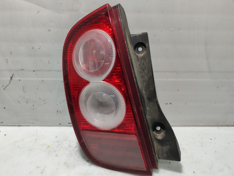 Recambio de piloto trasero izquierdo para nissan micra (k12e) referencia OEM IAM 26555AX720  