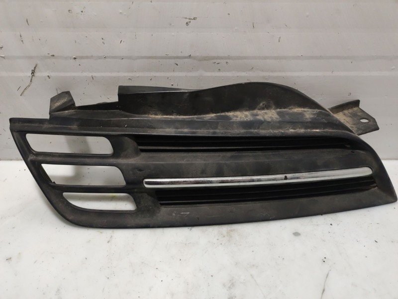 Recambio de rejilla delantera para nissan micra (k12e) referencia OEM IAM   