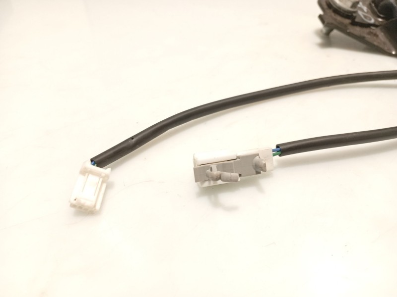 Recambio de anclaje cinturon trasero derecho para renault kadjar (ha_, hl_) 1.6 dci 130 referencia OEM IAM 888421897R  