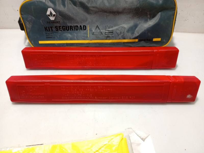 Recambio de triangulo emergencias para renault kadjar (ha_, hl_) 1.6 dci 130 referencia OEM IAM 27R032738 N2047113 