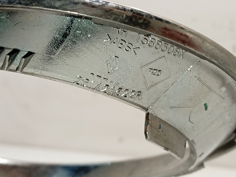 Recambio de moldura para renault kadjar (ha_, hl_) 1.6 dci 130 referencia OEM IAM 261A21822R  1588308X