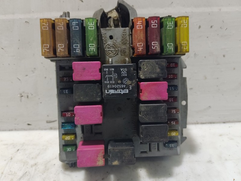 Recambio de caja reles / fusibles para fiat idea (135) 1.3 jtd cat referencia OEM IAM   