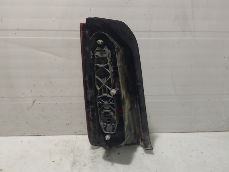 Recambio de piloto trasero derecho para fiat idea (135) 1.3 jtd cat referencia OEM IAM 46829508  