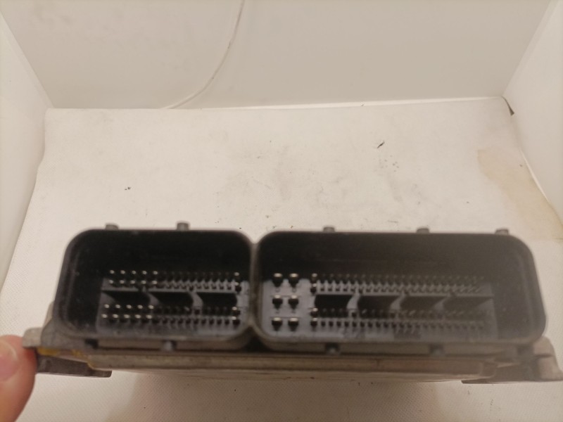 Recambio de centralita motor uce para kia carens (un) referencia OEM IAM 39113-27485 3911327485 0281013072