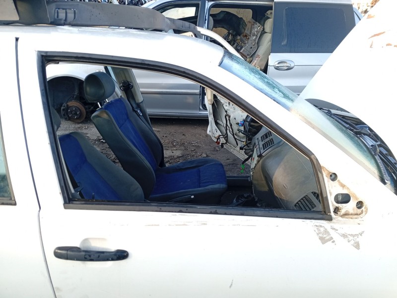 Recambio de puerta delantera derecha para seat ibiza ii (6k1) 1.9 sdi referencia OEM IAM 6K4831052C  