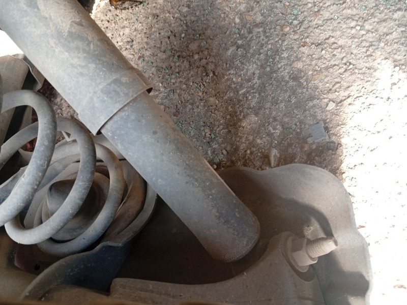 Recambio de amortiguador trasero izquierdo para renault kadjar (ha_, hl_) 1.6 dci 130 referencia OEM IAM 562104837R  