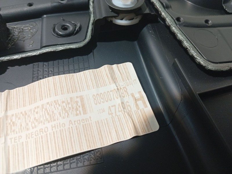 Recambio de guarnecido puerta delantera izquierda para renault kadjar (ha_, hl_) 1.6 dci 130 referencia OEM IAM 809007079R  