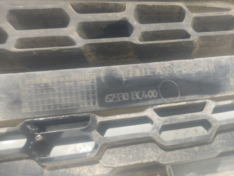 Recambio de rejilla delantera para nissan micra (k12e) 1.4 cat referencia OEM IAM  62330BC400 